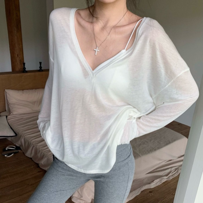 เสื้อแขนยาว เนื้อบางเบา สีขาวครีม รหัส CN6668