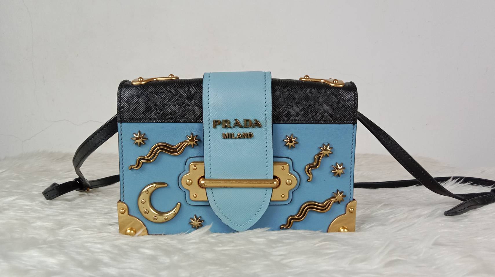 กระเป๋า PRADA Saffiano Shoulder Bag Saffiano leather Blue Gold Auth ar12338A Golden