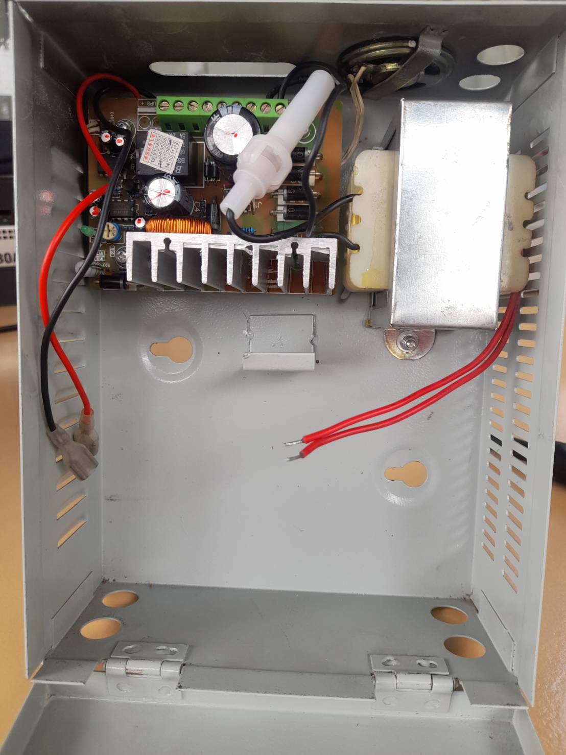 Power Supply 12V 3A สำหรับประตูคีย์การ์ด / สินค้ามือสอง สภาพพร้อมใช้งาน