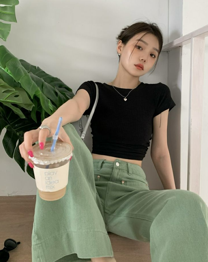 เสื้อครอป ผ้าร่อง โชว์หลัง รหัส CN2438