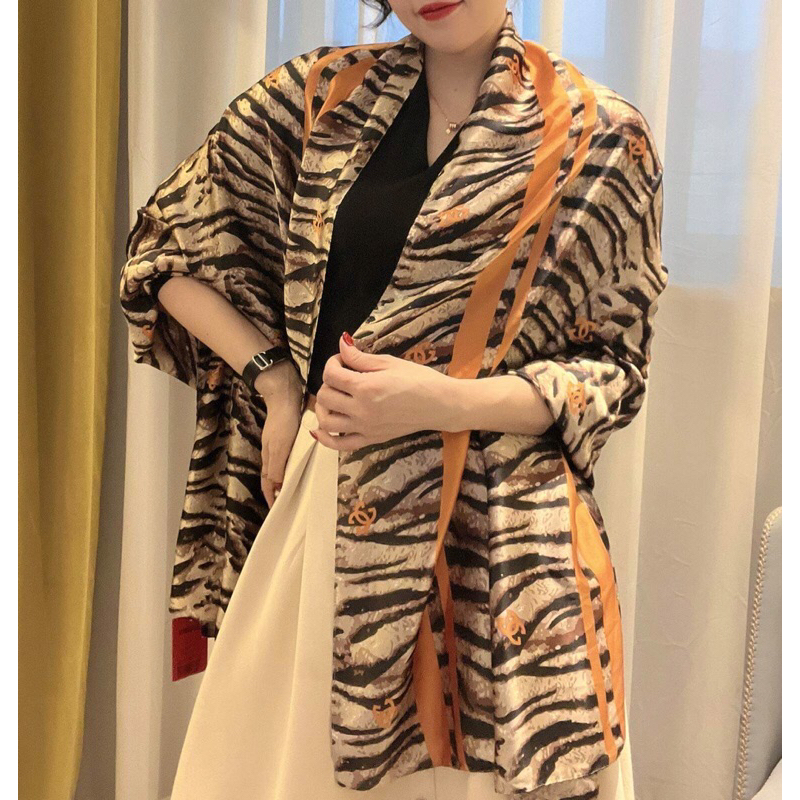 ผ้าคลุมไหล่ ผ้ากันแดด สุดฮิต นิ่มลื่นเนื้อผ้าดีมาก 🇹🇭พร้อมส่งในไทย🇹🇭