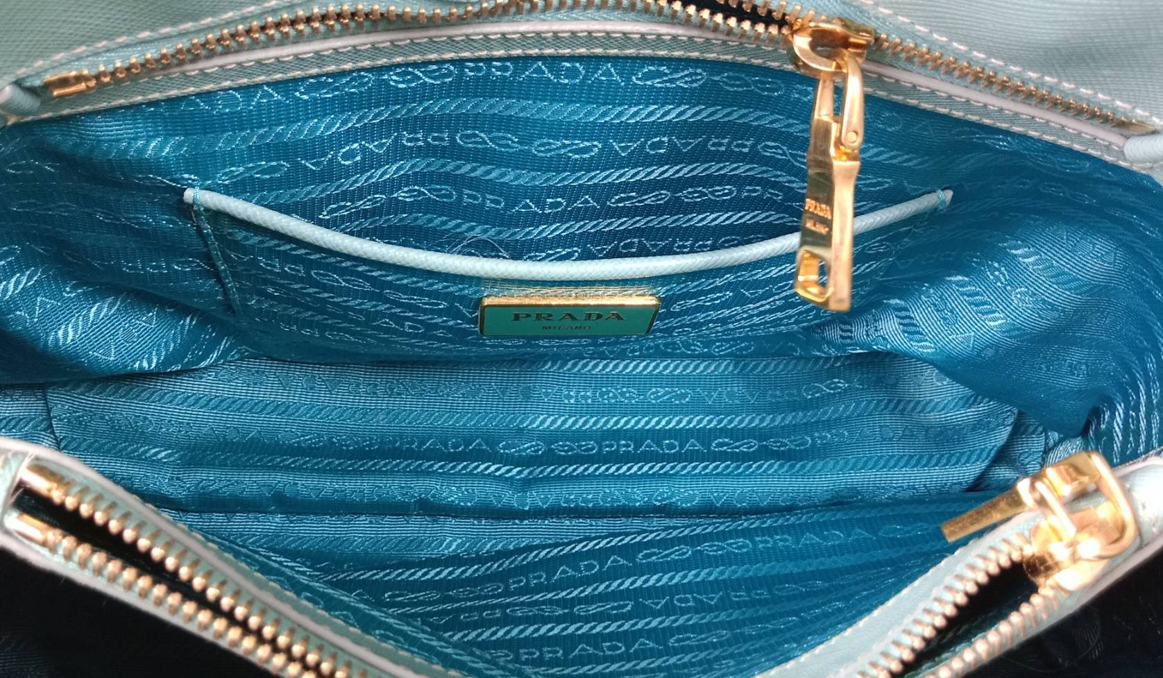 กระเป๋า Prada Saffiano alma 30 Used like new