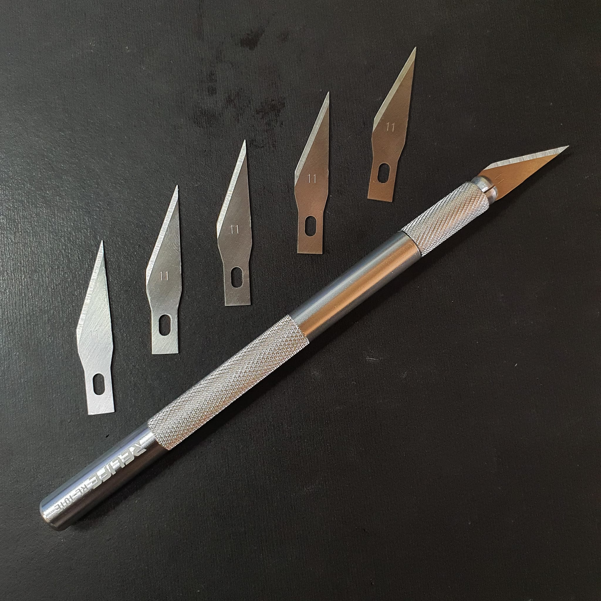 ด้ามมีดแบบกลม RELIFE แถมใบมีดเบอร์11 5ใบ