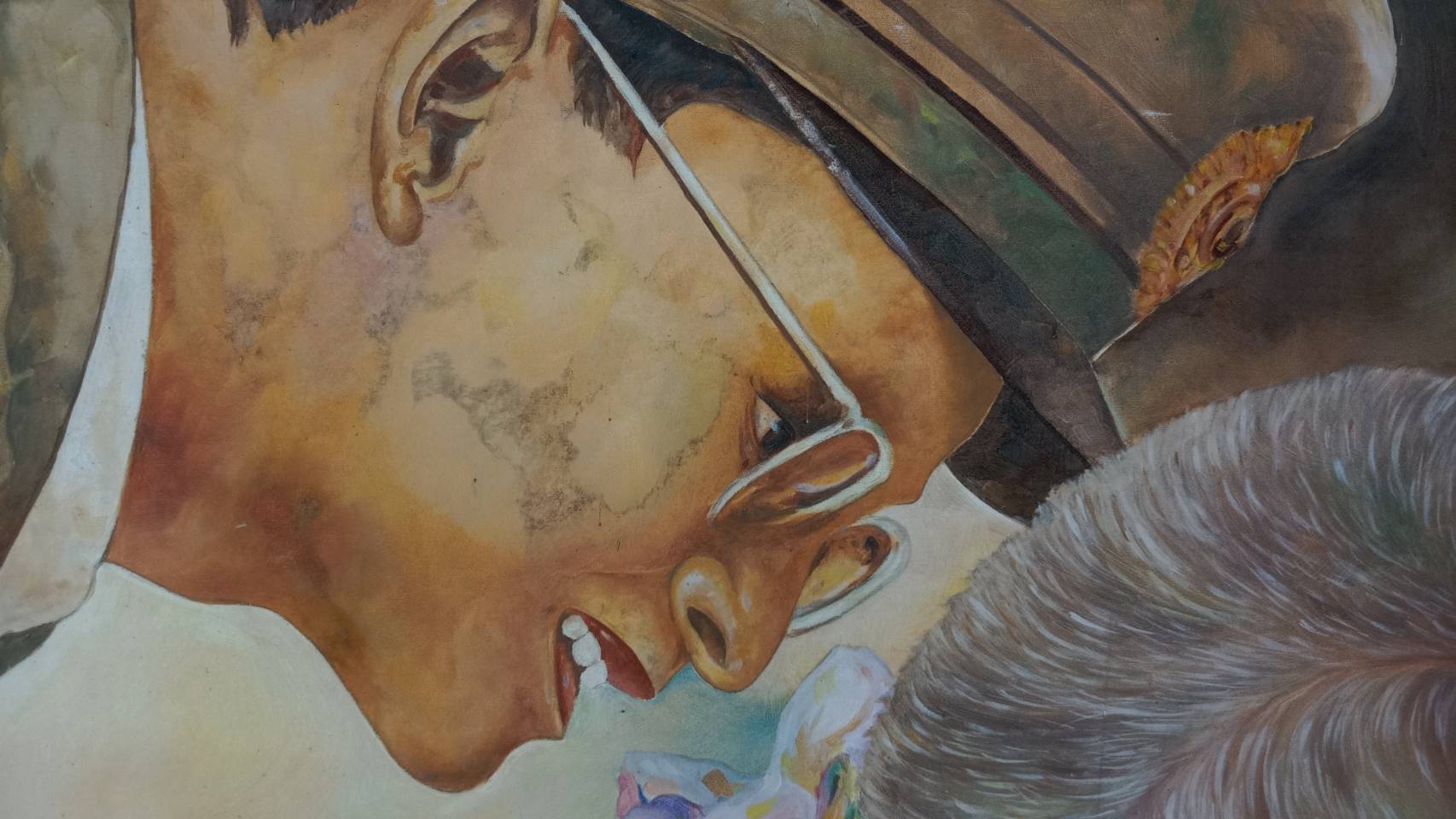 396.ภาพวาดสีน้ำมันพระบรมสาทิสลักษณ์ ในหลวงรัชกาลที่9 ทรงรับดอกบัวสายสีชมพู จากแม่เฒ่าตุ้ม จันทนิตย์(ภาพใหญ่มาก)