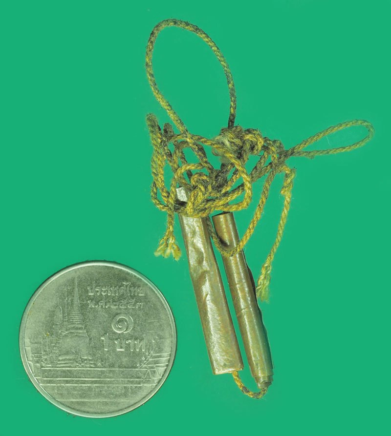 A5660 ตะกรุดทองเเดงเก่า พร้อมเชื่อก ไม่ทราบที่และปีสร้าง 12