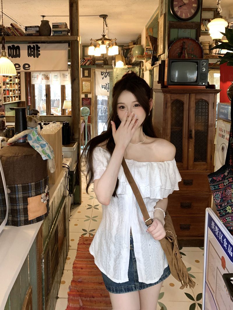 เสื้้อปาดไหล่ แต่งระบายแขน ปกติ-พลัสไซส์ พร้อมส่งในไทย