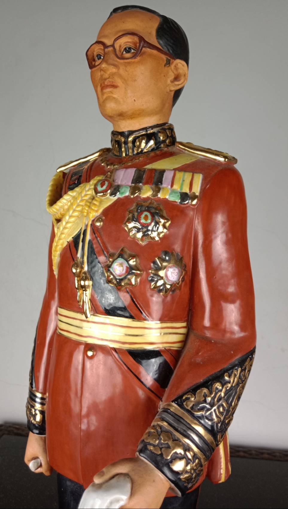 260.พระบรมรูปหล่อในหลวงรัชกาลที่9 พระบาทสมเด็จพระปรมินทรมหาภูมิพลอดุลยเดช ทรงยืนฉลองพระองค์ชุดทหารมหาดเล็ก(องค์ใหญ่)