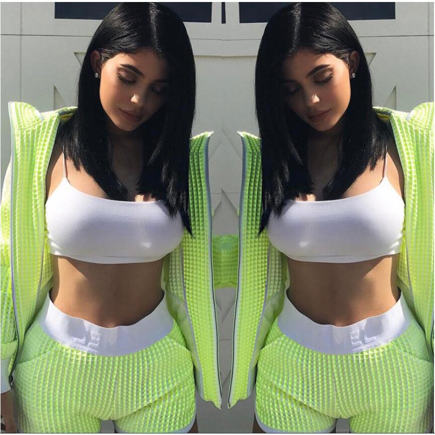 เสื้อครอปสายเดี่ยว สายฝอ มีสีดำ สีขาว สินค้าพร้อมส่ง(F575,F576)