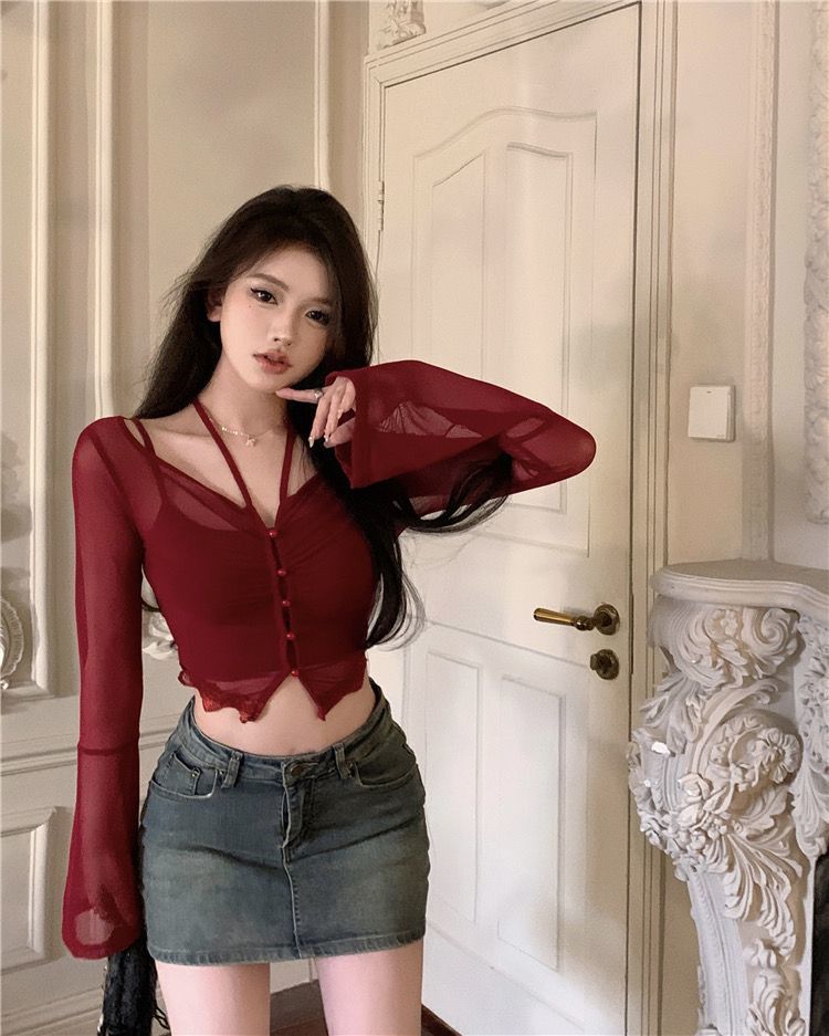 เสื้อครอปแขนยาว ซีทรู ผ้าชีฟอง สีแดงเลือด CN2452