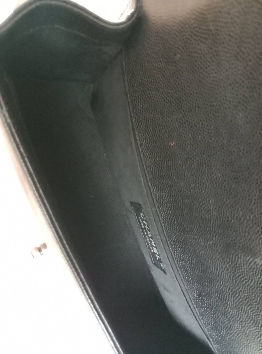 Chanel boy 10" Caviar RHW holo25 Very good condition FULLSET