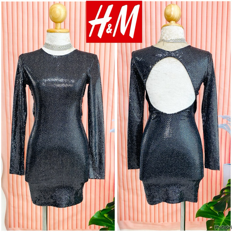 ไซด์ XS แบรนด์ H&M แท้ 100%🌸เดรสงานเกล็ดวิบวับ สีเงิน/ดำ ใส่ออกงาน ทรงเข้ารูป เดรสออกงาน ชุดปาร์ตี้(284)