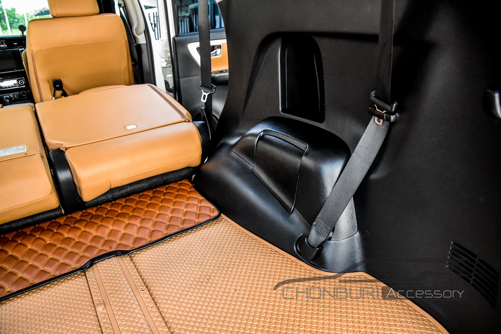 ฝาปิดเบาะแถวสาม GRsport Legender Leader NewFortuner Mc