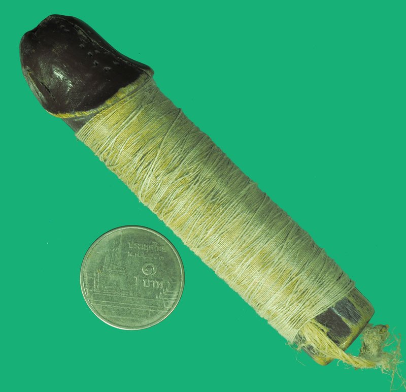 A5583 ปลัดขลิกไม้แกะจุมรัก พันด้วยด้าย เก่าพอมีอายุ ไม่ทราบที่และปีสร้าง 12