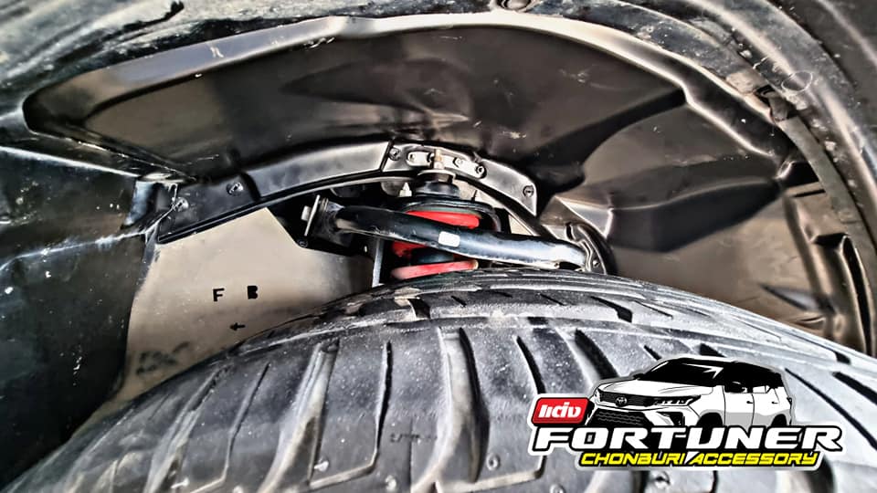 กันโคลนซุ้มล้อ แท้ศูนย์ โตโยต้า ฟอร์จูนเนอร์