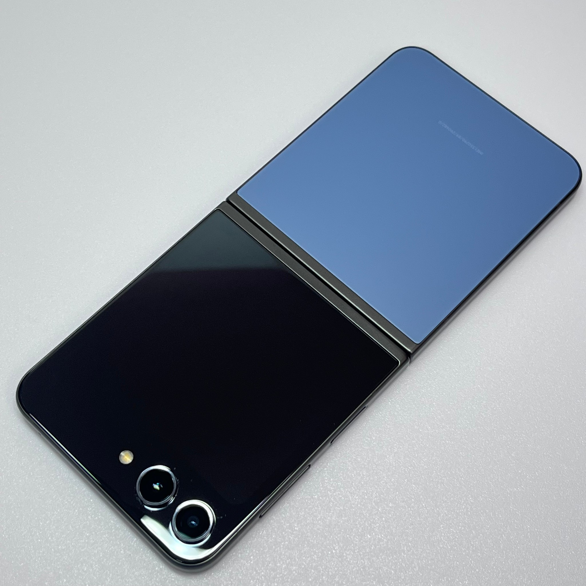 Samsung flip 5 8GB+256GB สี Blue เครื่องศูนย์ไทย