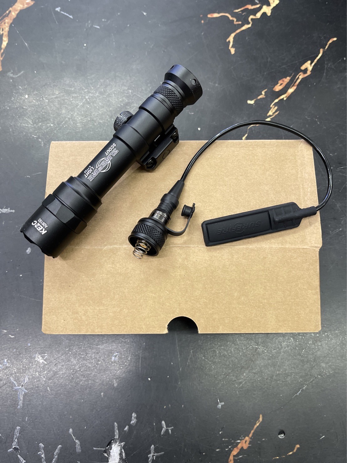 ไฟฉายติดปืนยาว M600