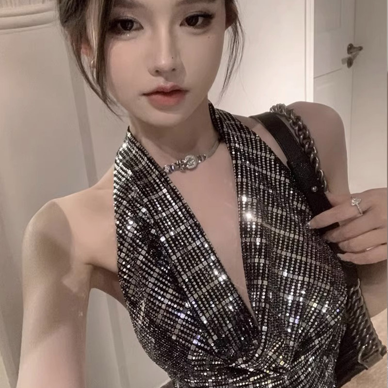 เสื้อวิ๊ง คล้องคอ โชว์หลัง พร้อมส่งในไทย รหัส CN7292