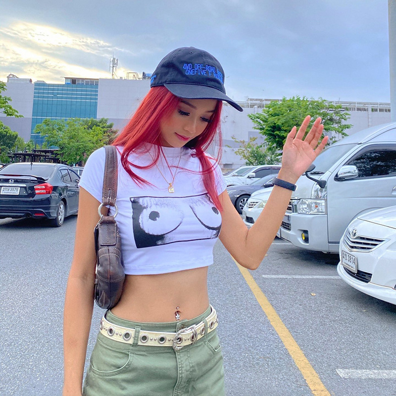 เสื้อสกีนลาย หน้าอก สุดเก๋ รหัส CN06