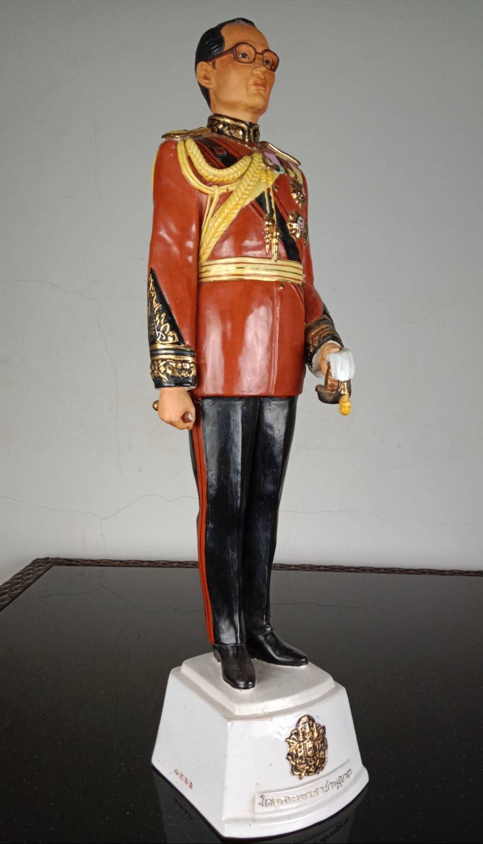 260.พระบรมรูปหล่อในหลวงรัชกาลที่9 พระบาทสมเด็จพระปรมินทรมหาภูมิพลอดุลยเดช ทรงยืนฉลองพระองค์ชุดทหารมหาดเล็ก(องค์ใหญ่)