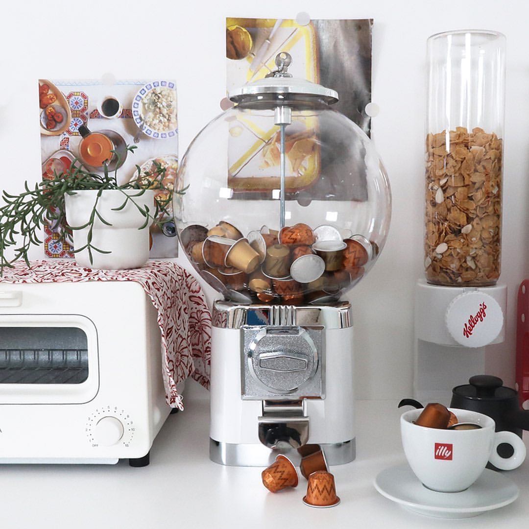 Coffee capsule storage box capsule