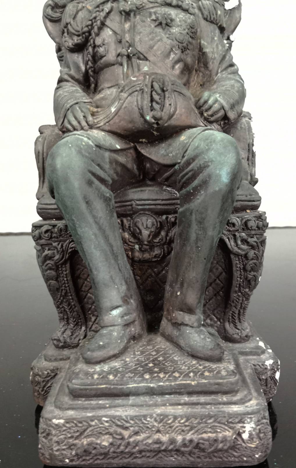 581.พระบรมรูปหล่อในหลวงรัชกาลที่ 5 พระบาทสมเด็จพระปรมินทรมหาจุฬาลงกรณ์ พระจุลจอมเกล้าเจ้าอยู่หัว ทรงประทับนั่งบัลลังก์