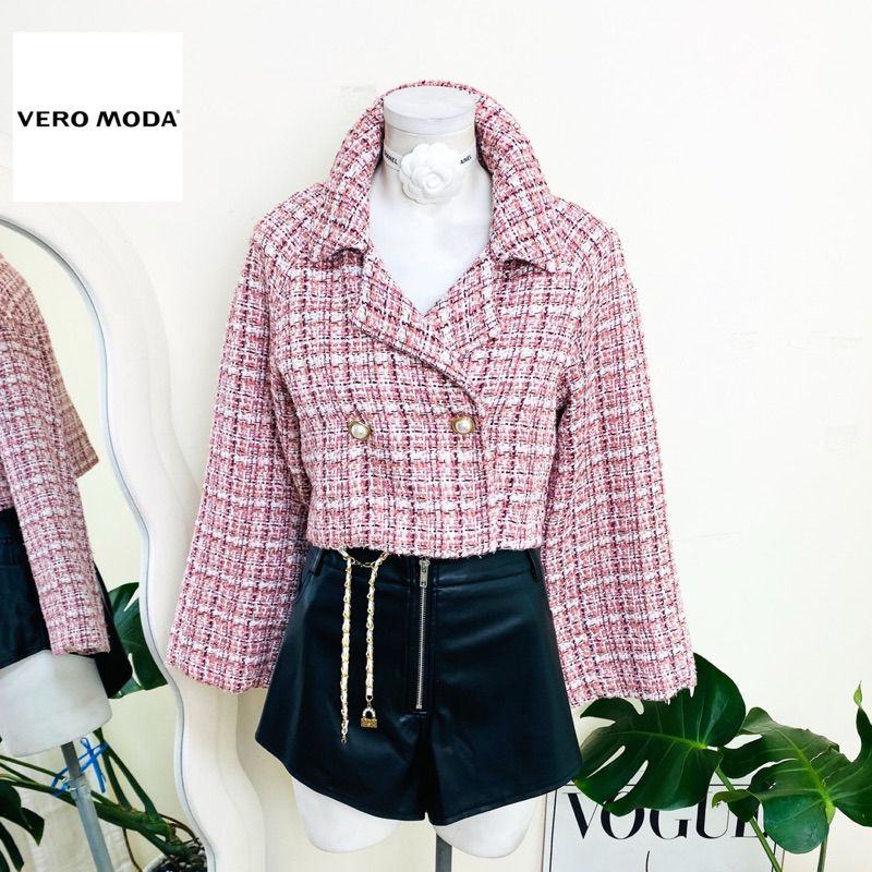 ไซด์ M แบรนด์ Vero moda แท้ 100%🌸เสื้อแขนยาวผ้าทวิต คอปก ทรงครอป กระดุมหน้า ผ้าทวิต Tweed งานวิบวับ สีชมพู ใส่ออกงาน