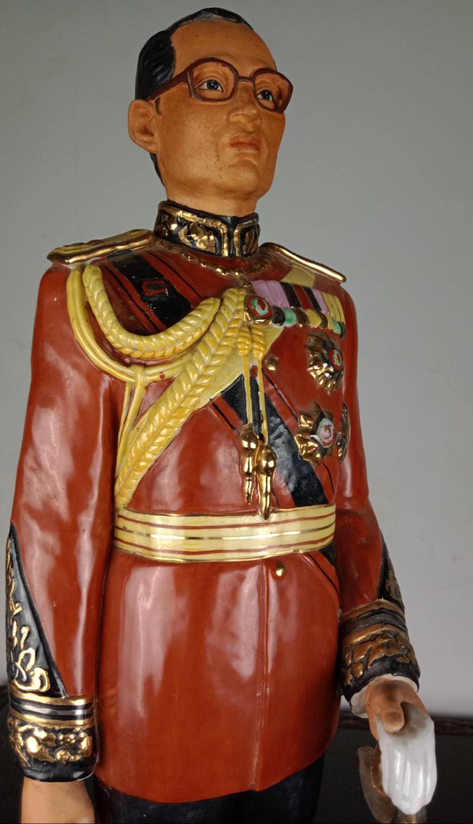 260.พระบรมรูปหล่อในหลวงรัชกาลที่9 พระบาทสมเด็จพระปรมินทรมหาภูมิพลอดุลยเดช ทรงยืนฉลองพระองค์ชุดทหารมหาดเล็ก(องค์ใหญ่)