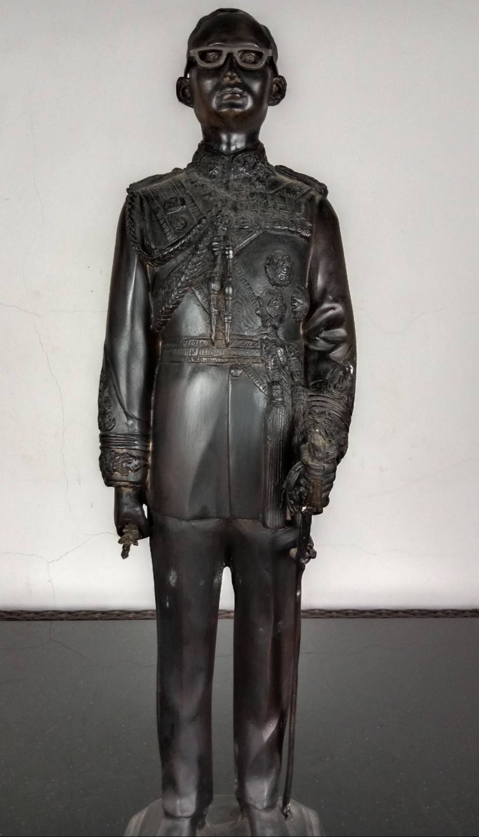 36.พระบรมรูปหล่อโลหะในหลวงรัชกาลที่9 พระบาทสมเด็จพระปรมินทรมหาภูมิพลอดุลยเดช(รมดำ)