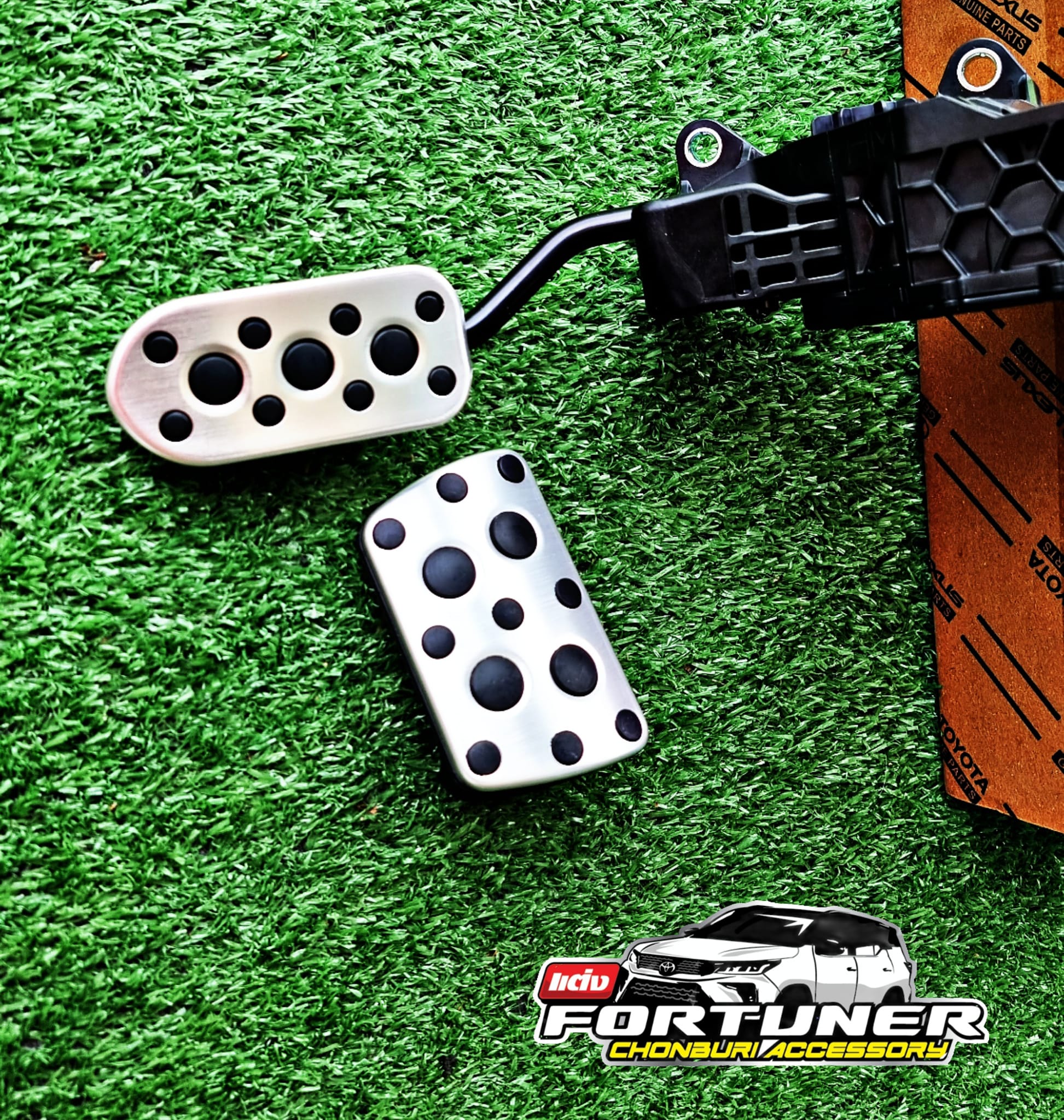 แป้นเบรค+คันเร่ง GRsport แท้ศูนย์ โตโยต้า ฟอร์จูนเนอร์