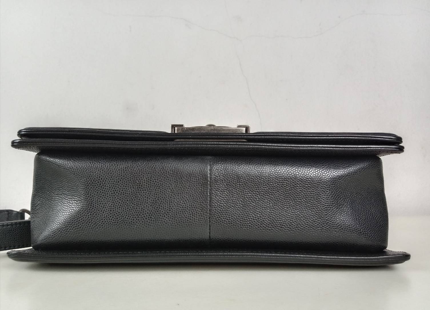 Chanel boy 10" Caviar RHW holo25 Very good condition FULLSET