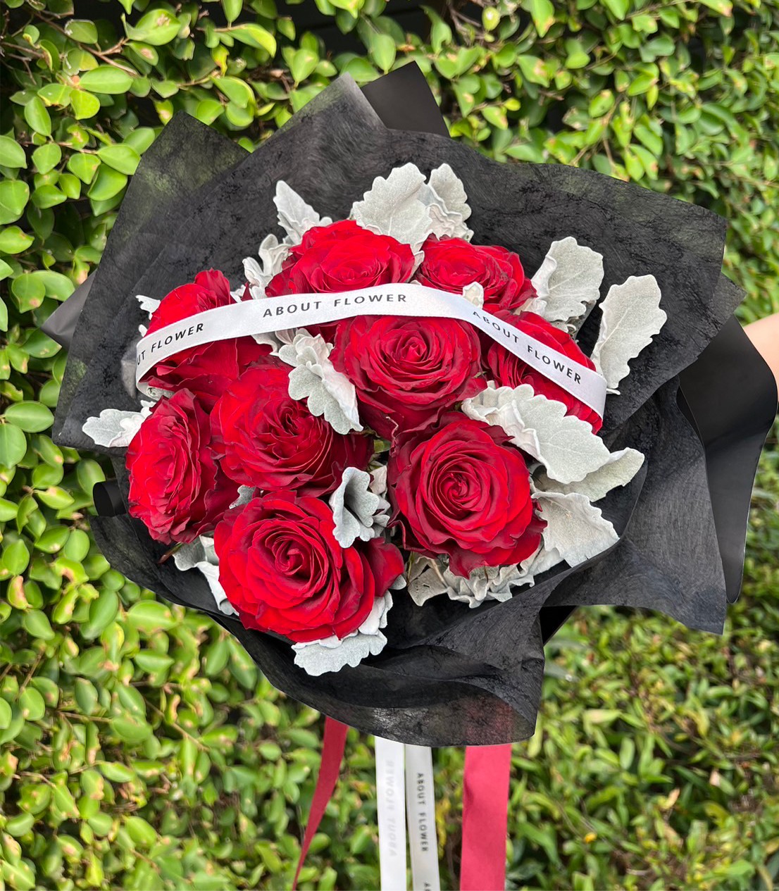 Ecuador Rose Bouquet ช่อดอกกุหลาบเอกวาดอร์ สีแดง นำเข้า คัด Size ช่อกลม จำนวน 10 ดอก พร้อมตกแต่ง สามารถเปลี่ยนสีได้