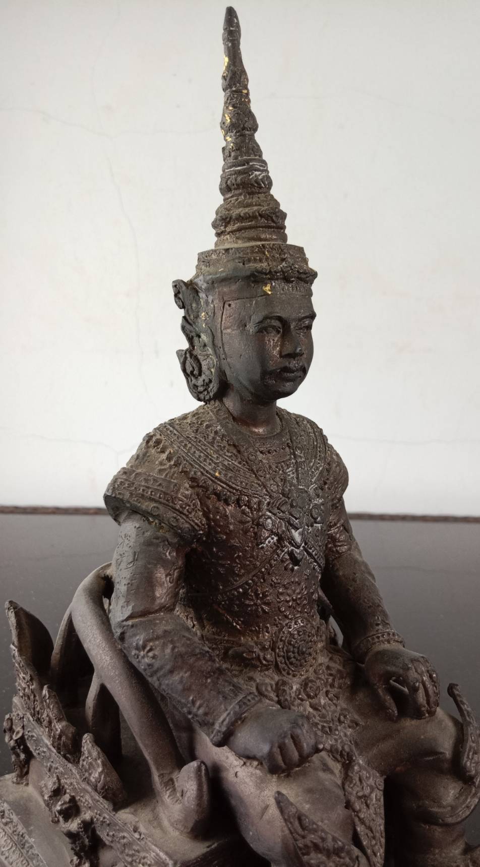 270.พระบรมรูปหล่อในหลวงรัชกาลที่5 พระบาทสมเด็จพระปรมินทรมหาจุฬาลงกรณ์ พระจุลจอมเกล้าเจ้าอยู่หัว ทรงประทับบนพระที่นั่งราชยานพุดตานทอง