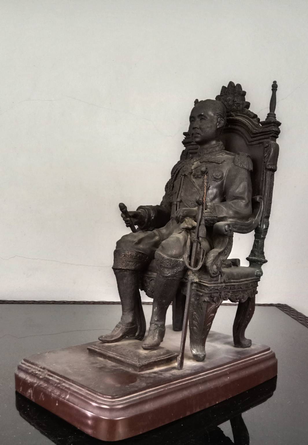 486.พระบรมรูปหล่อในหลวงรัชกาลที่5 พระบาทสมเด็จพระปรมินทรมหาจุฬาลงกรณ์ พระจุลจอมเกล้าเจ้าอยู่หัว ทรงประทับนั่งบัลลังก์(องค์ใหญ่)