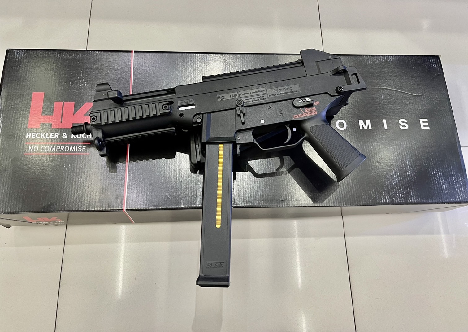 UMP(New Version) BlowBack AEG - ARES