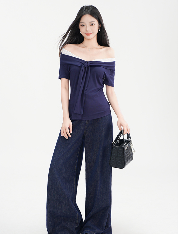 ส่งด่วนในไทย เสื้้อครอป ปาดไหล่ แต่งลูกไม้ พร้อมส่ง CN6904