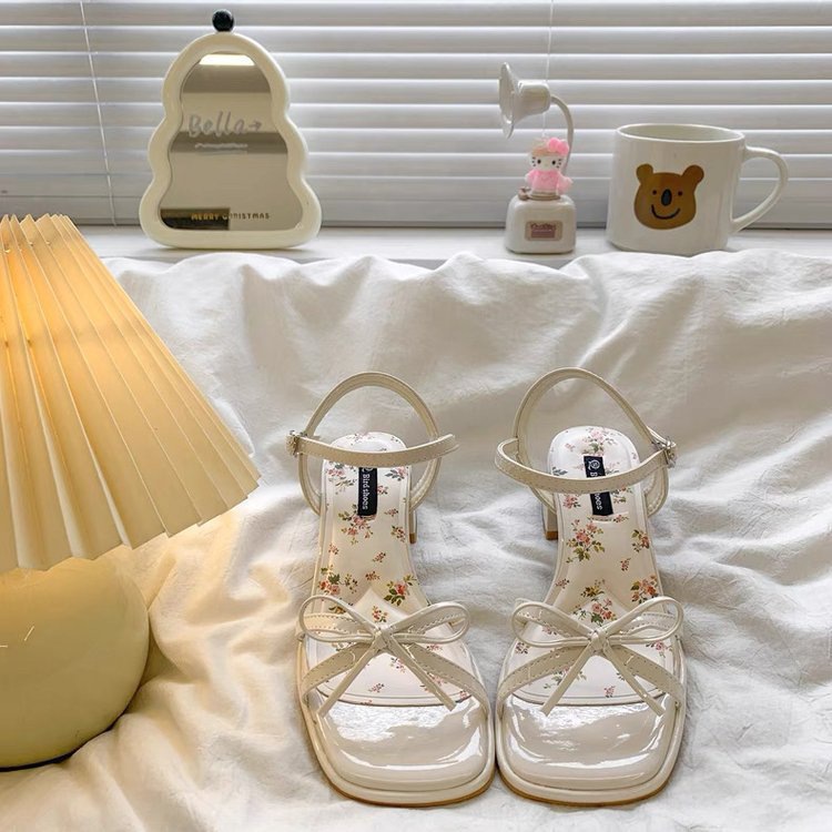 รองเท้าส้นสูง สายรัดข้อ พื้นลายดอกไม้ สูง 2 นิ้ว (SH11862)