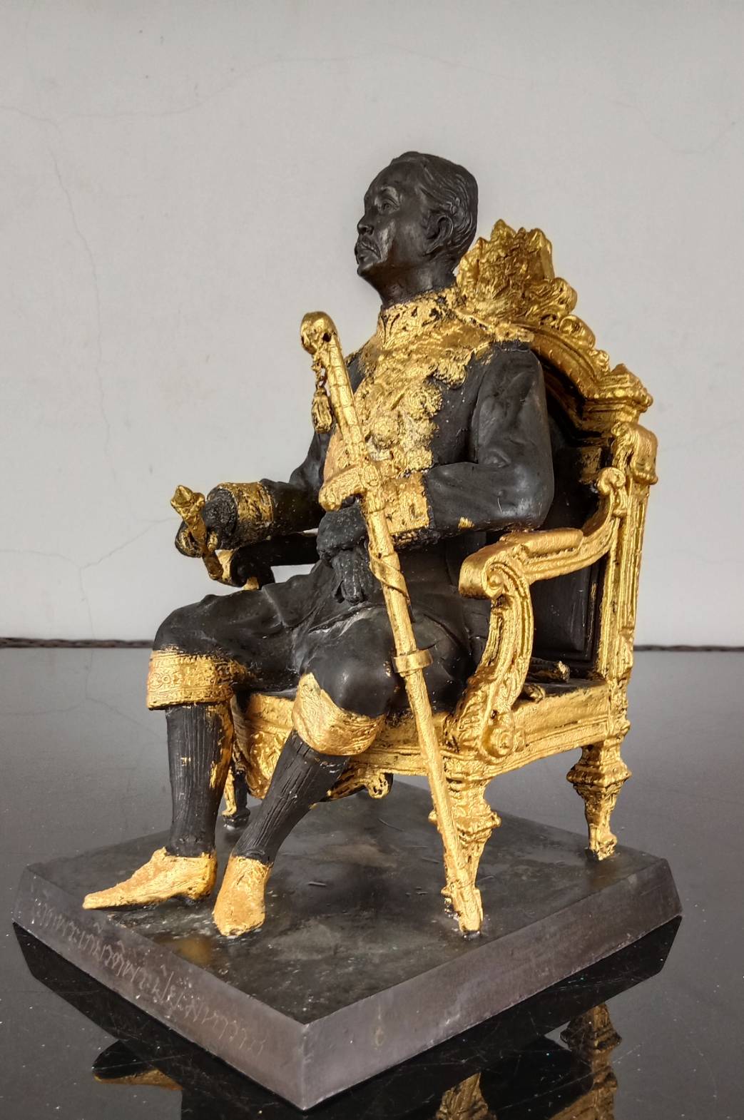 408.พระบรมรูปหล่อในหลวงรัชกาลที่5 พระบาทสมเด็จพระปรมินทรมหาจุฬาลงกรณ์ พระจุลจอมเกล้าเจ้าอยู่หัว ทรงประทับนั่งบัลลังก์