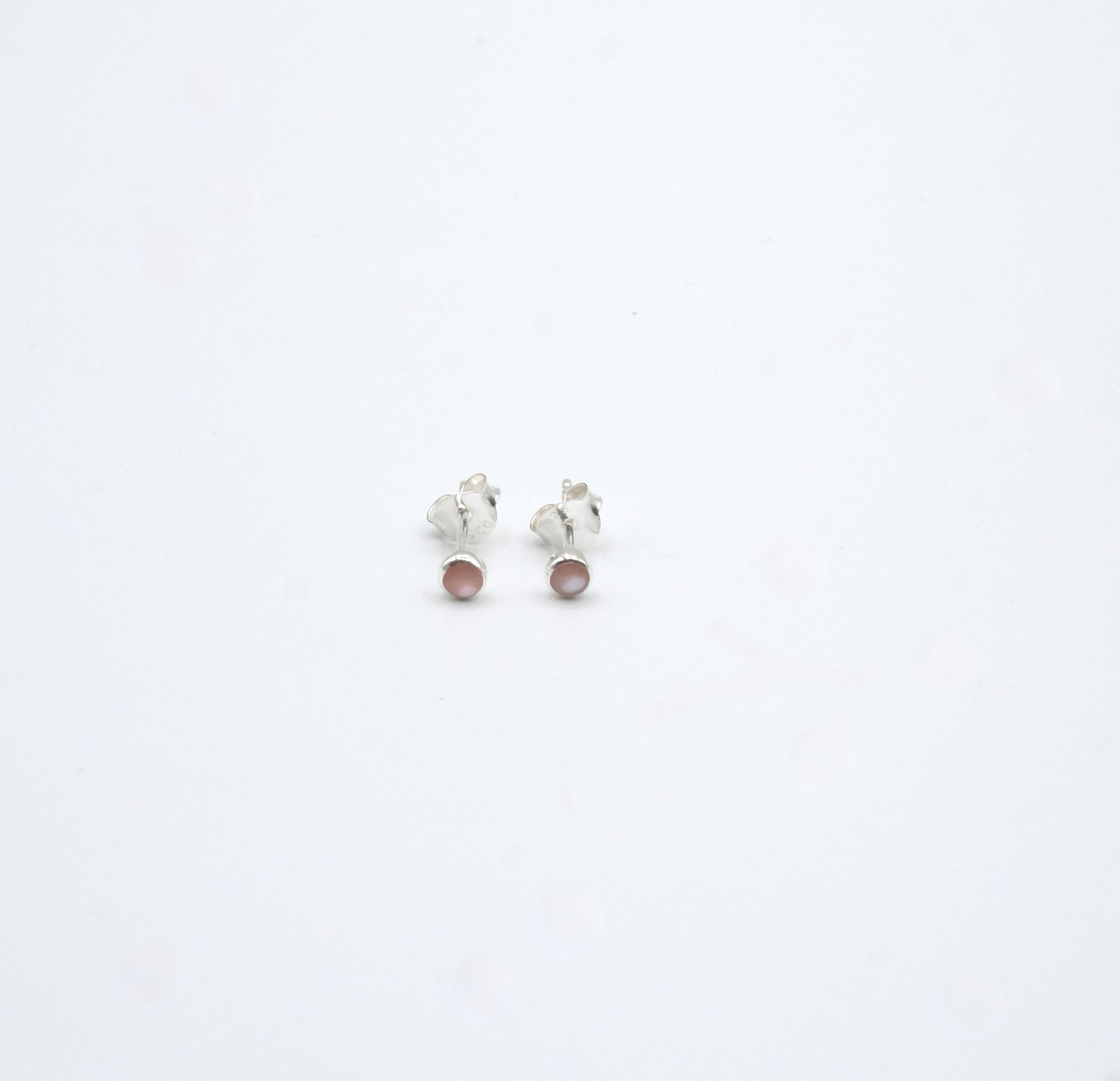 The Hope Silver ต่างหูกลมเม็ดเล็ก Tiny Stud (xs)