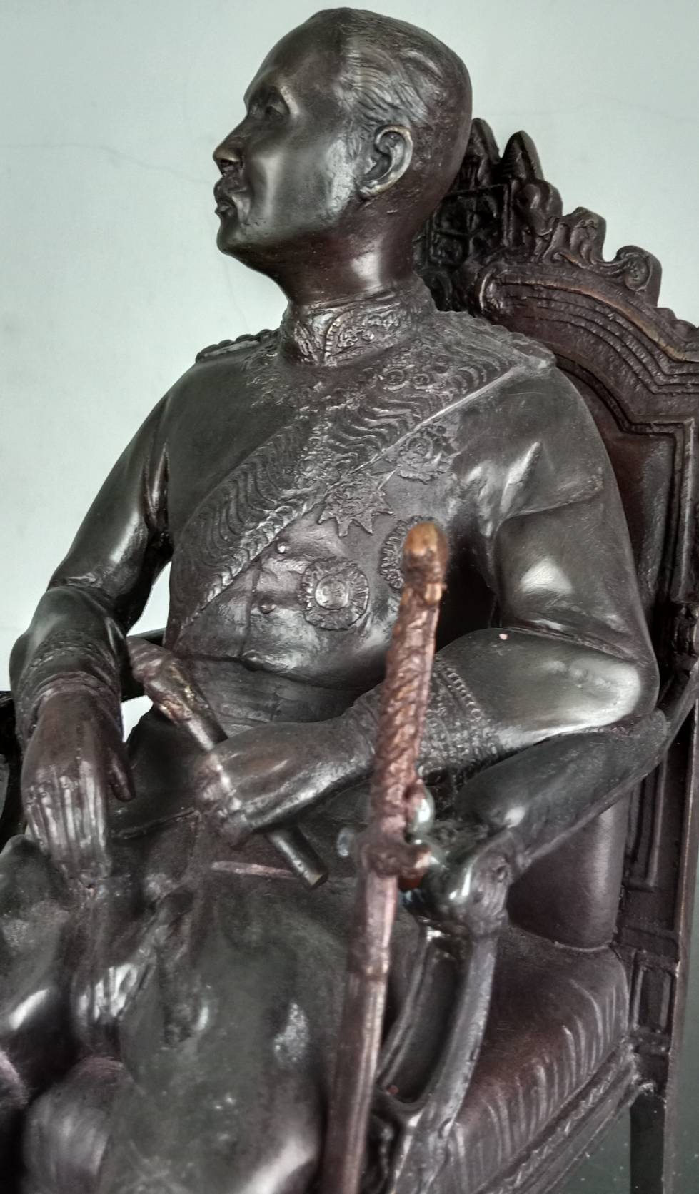 348.พระบรมรูปหล่อในหลวงรัชกาลที่5 พระบาทสมเด็จพระปรมินทรมหาจุฬาลงกรณ์ พระจุลจอมเกล้าเจ้าอยู่หัว ทรงประทับนั่งบัลลังก์