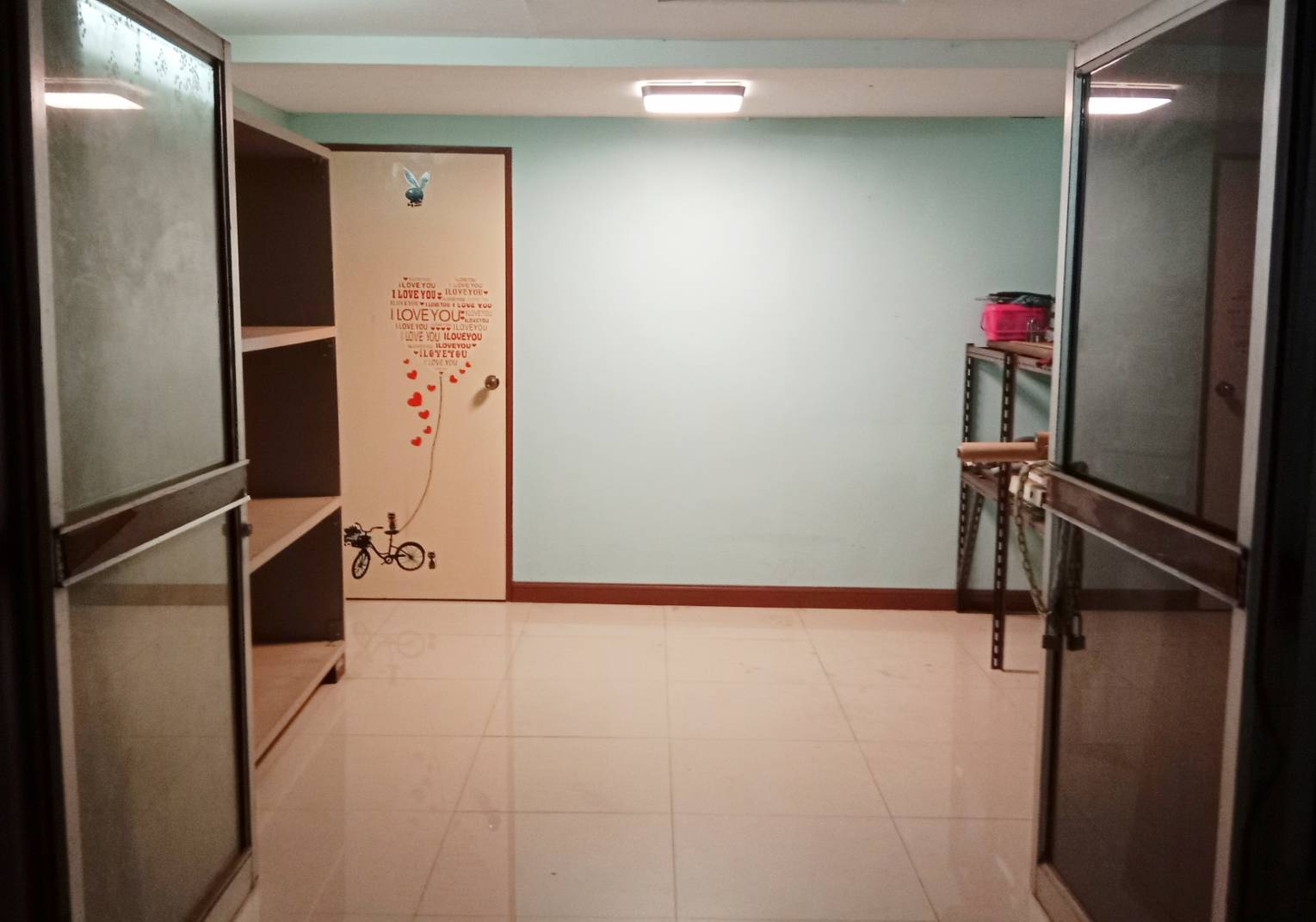 ให้เช่าอาคารพาณิชย์ 1 คูหา 4 ชั้น+1ชั้นลอย ริมถนนบริพัตร ป้อมปราบศัตรูพ่าย