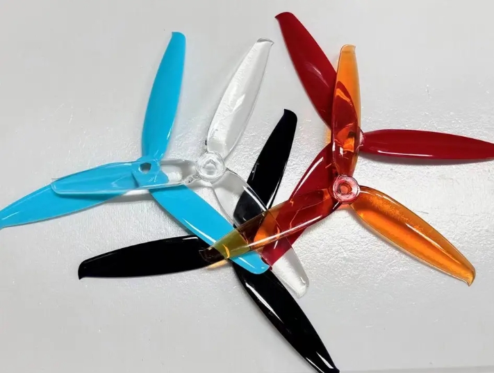 Gemfan Flash 6042-3 ใบพัดโดรน 6นิ้ว FPV 1ภุง 4ใบ สุ่มสี
