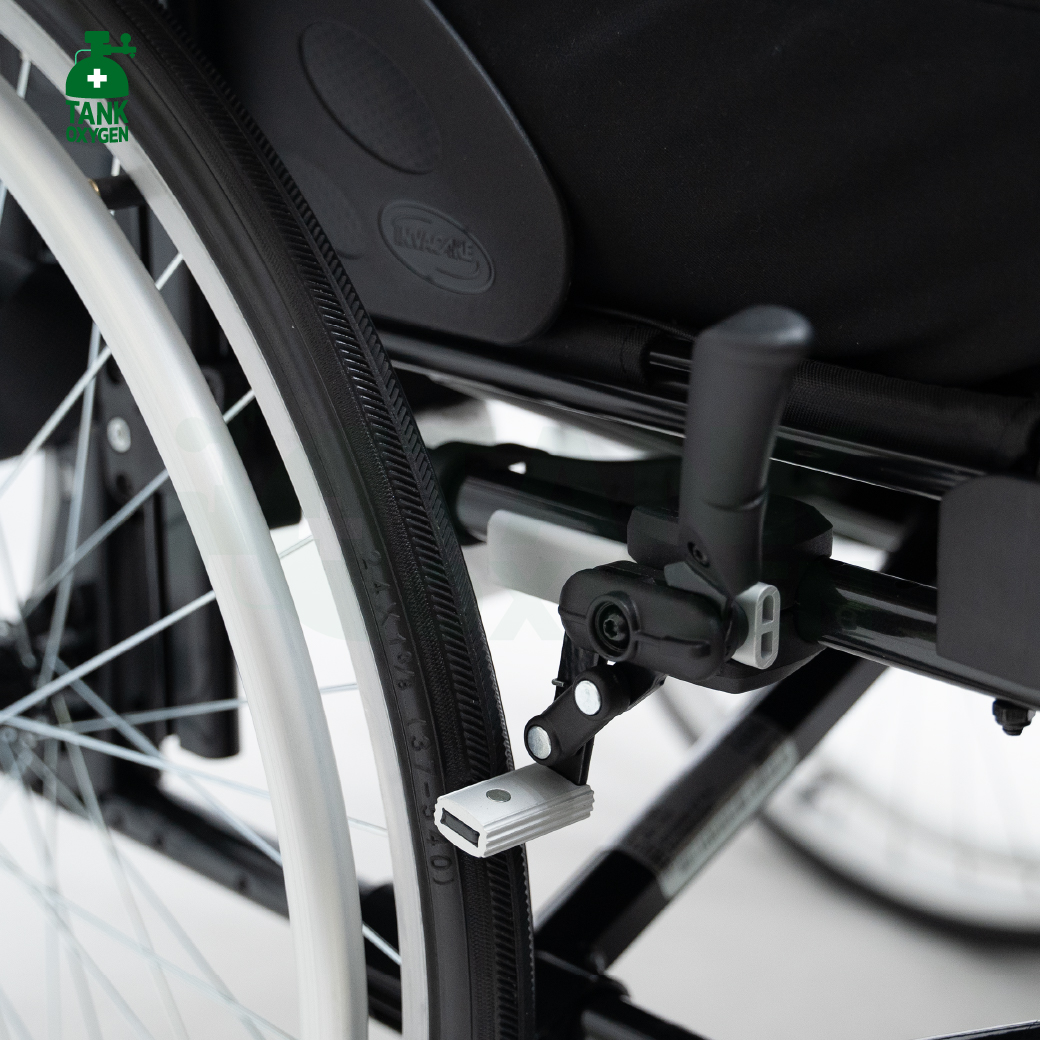 รถเข็นผู้ป่วย วีลแชร์ผู้สูงอายุพกพา รุ่นใหม่ ยี่ห้อ Invacare รุ่น Action 2NG Transit Lite รับประกัน 2 ปี