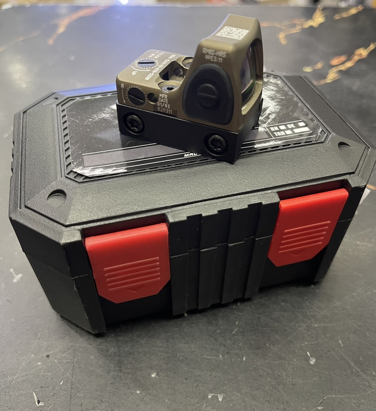 Red Dot RMR มีแผ่นเพลทติด Glock / Holy Warrior