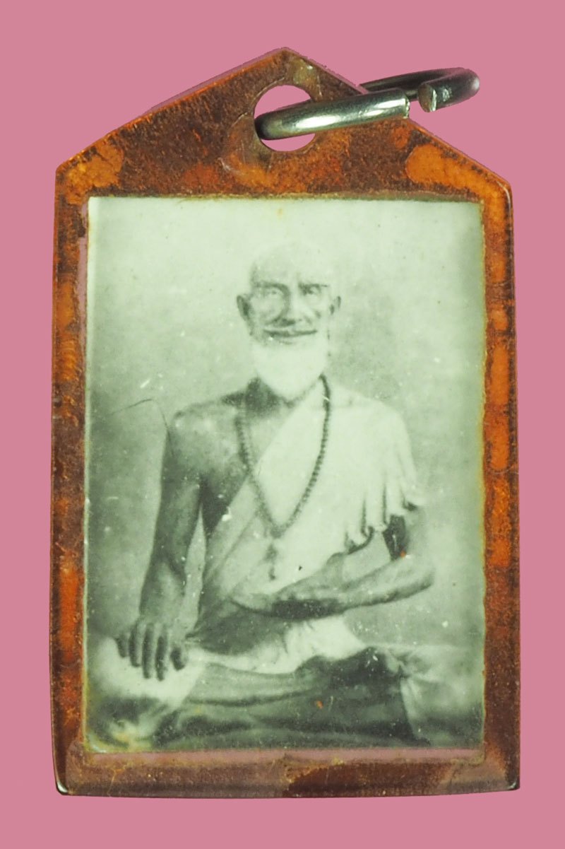 A5632 รูปถ่ายหมอชีวกโกมารภัทธ์ หลังฆาราวาส เลี่ยมพลาสติกเก่าไม่ทราบที่และปีสร้าง 4