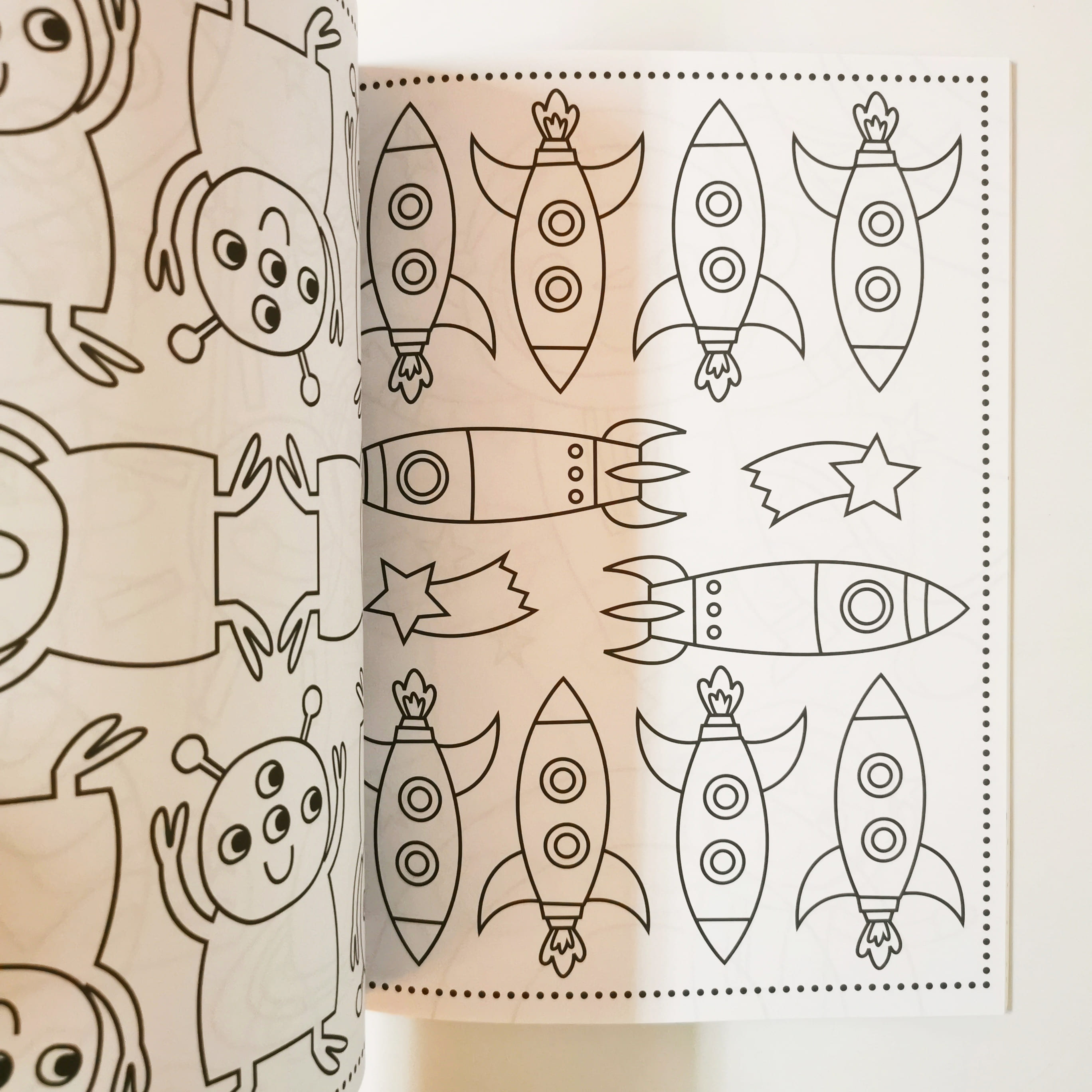 Little Adventures : Space Sticker Activity Book