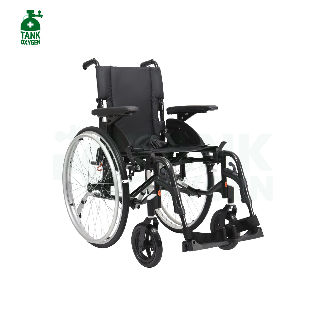 รถเข็นผู้ป่วย วีลแชร์ผู้สูงอายุพกพา รุ่นใหม่ ยี่ห้อ Invacare รุ่น Action 2NG Transit Lite รับประกัน 2 ปี