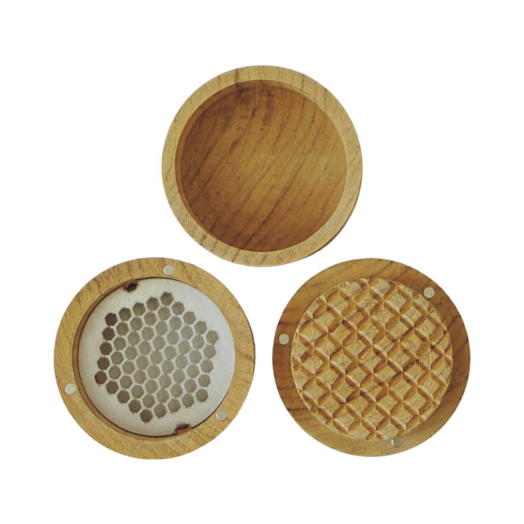 ที่บดสมุนไพร 3 ชั้น Ojas Grinder 3 Layers -Teak Herb Grinder 3 Layers - ไม่มีค่าจัดส่งเพิ่ม