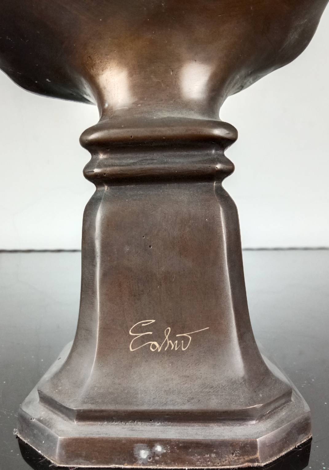 4.พระบรมรูปหล่อครึ่งพระองค์ในหลวงรัชกาลที่9 พระบาทสมเด็จพระปรมินทรมหาภูมิพลอดุลยเดช ฉลองพระองค์บรมราชภูษิตาภรณ์