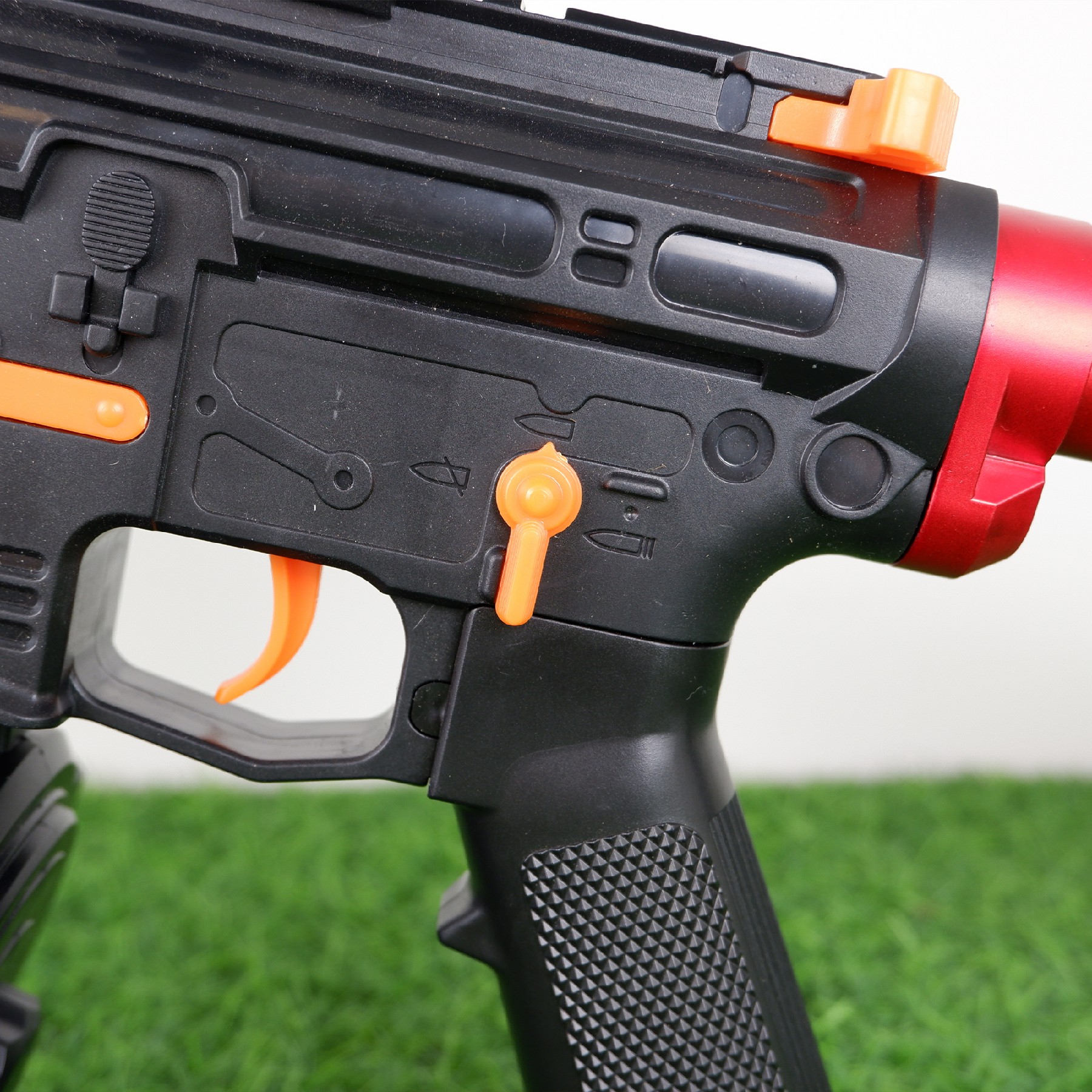 (14)M4A1 สีดำแดง ปืนเจลไฟฟ้า ของเล่น ยิงรัวได้ ชักยิงได้