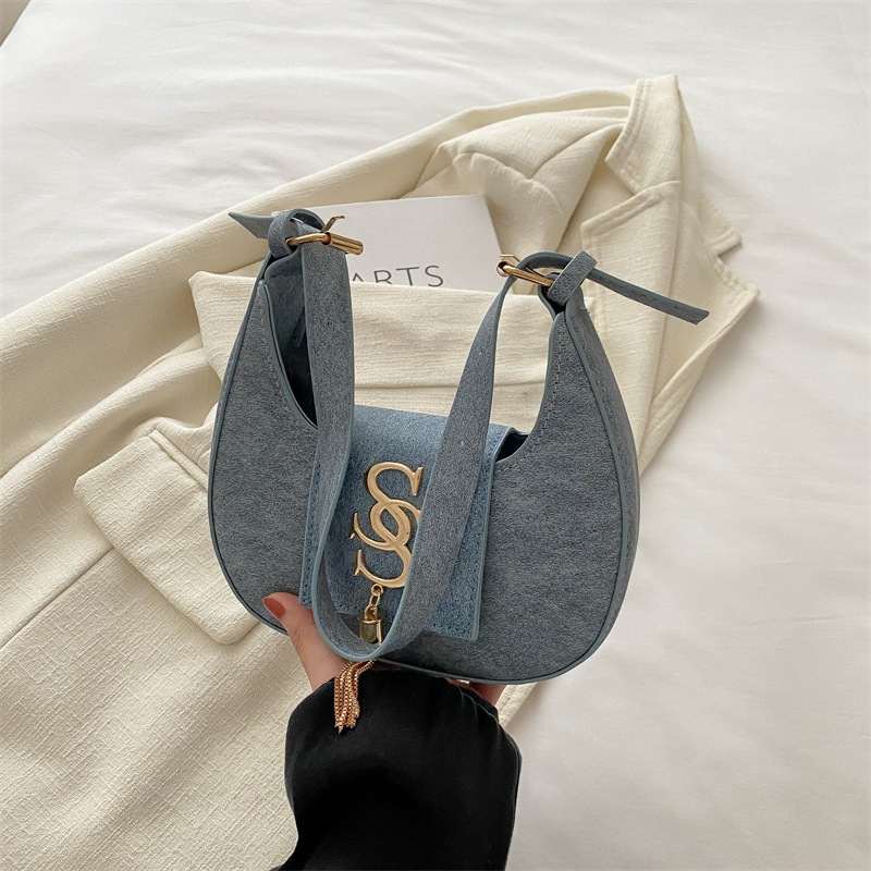 กระเป๋าสะพายไหล่ อะไหล่ทอง รหัส Bag005